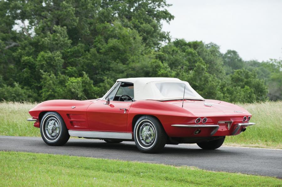  Chevrolet Corvette Stingray Convertible 1963 года  (фото 24 из 37)